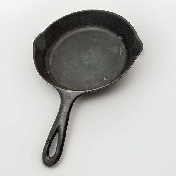 Vintage Wagner Ware Sidney O Double Spout #6 1056K Cast Iron Skillet Pan Antique - Picture 1 of 9
